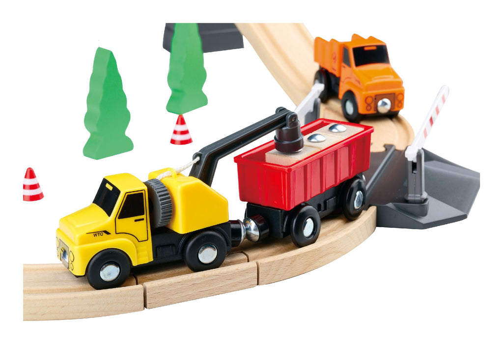 Tooky Toy Wooden Construction Yard Train Set