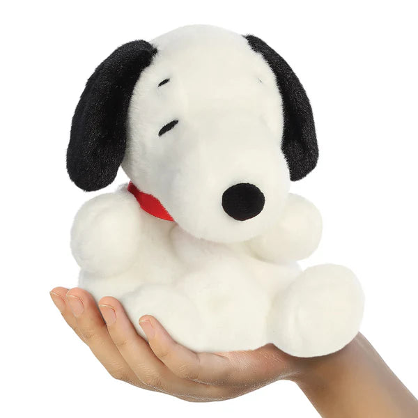 Aurora Palm Pals Snoopy Soft Toy - a gorgeous collectable little toy that will fit perfectly in your palm